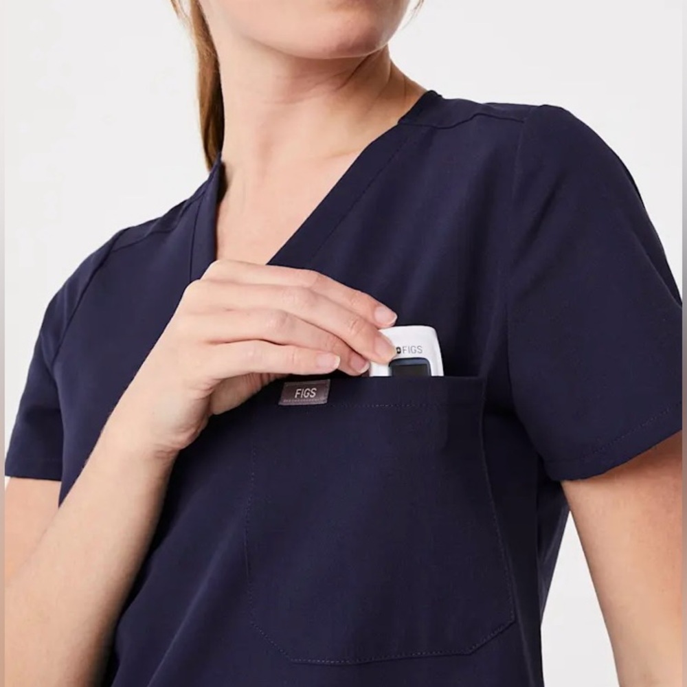 NWT Figs Catarina Top Navy Blue One Front Pocket Size XL Petite - Picture 4 of 10
